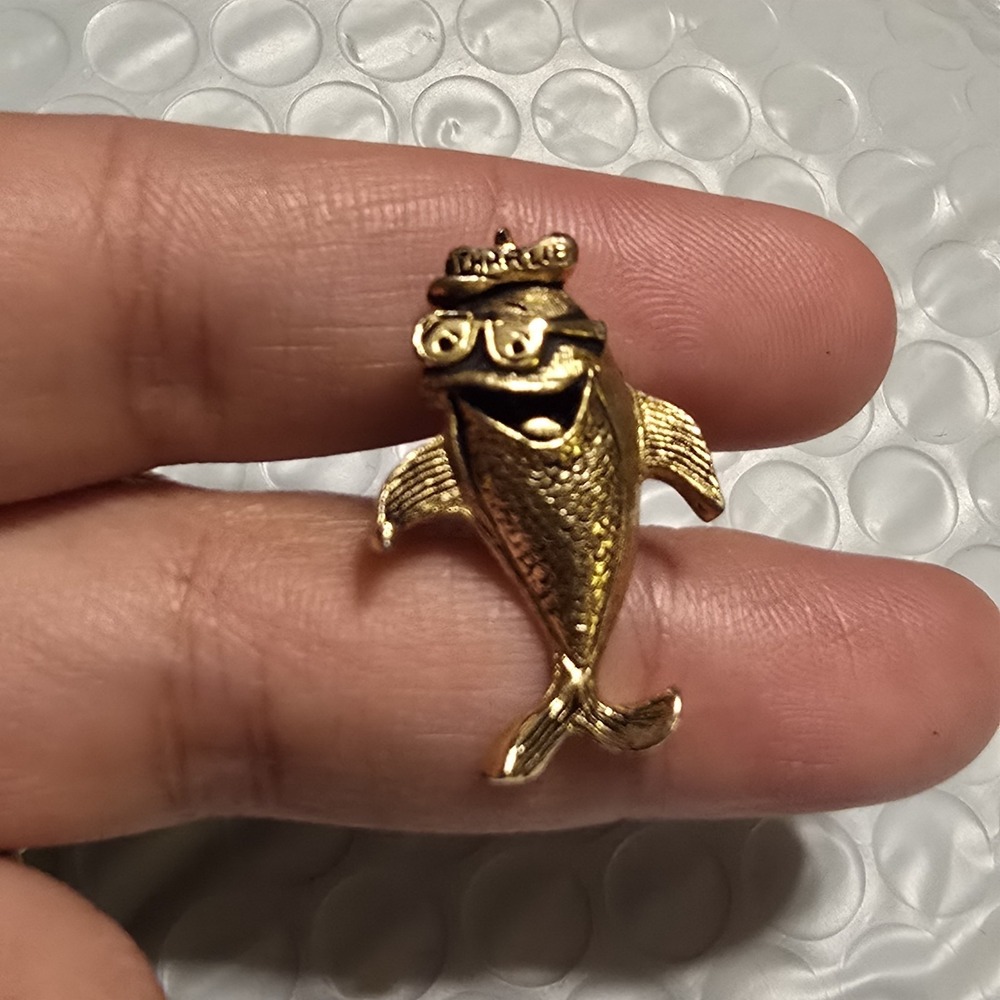 VTG 1969 Charlie The‎ Starkist Tuna SINGLE CUFFLINK ONLY Signed SKF Gold Tone